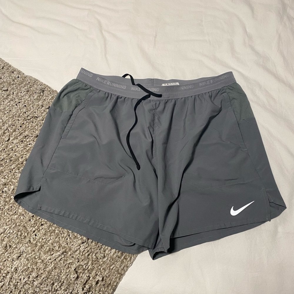 Nike 5” Inseam Stride Short Large